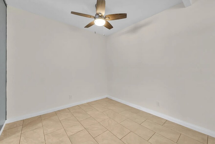 Building Photo - 1250 S Brookhurst St