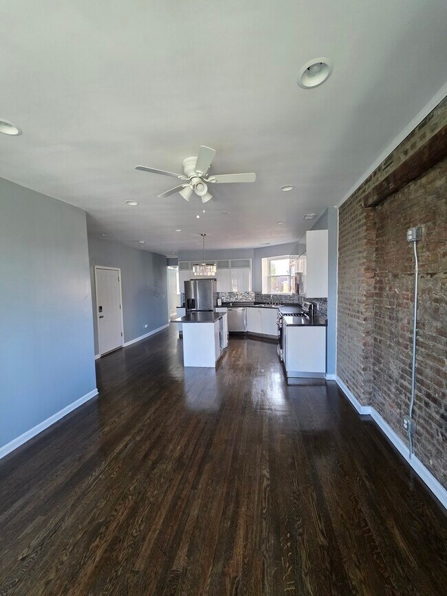 Building Photo - 4040 S Calumet Ave