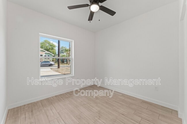 Building Photo - 212 Cooper St