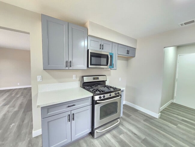 Building Photo - 44414 Andale Ave