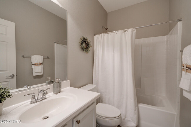 Building Photo - 42027 N Wollemi St