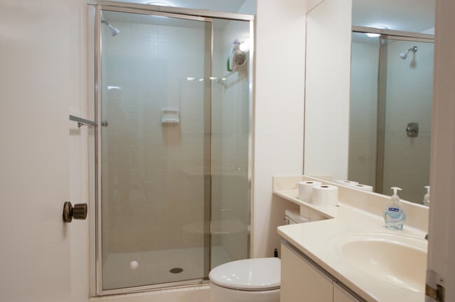 Building Photo - 2450 Presidential Way