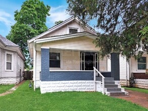 Building Photo - 3421 River Park Dr