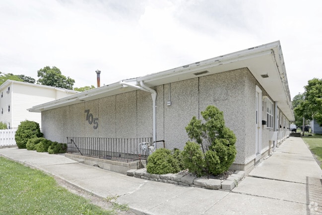 Primary Photo - Harms Apartments