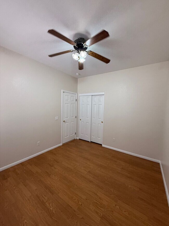 Building Photo - Gated Northshore Community Single Story Three Bedroom plus Den