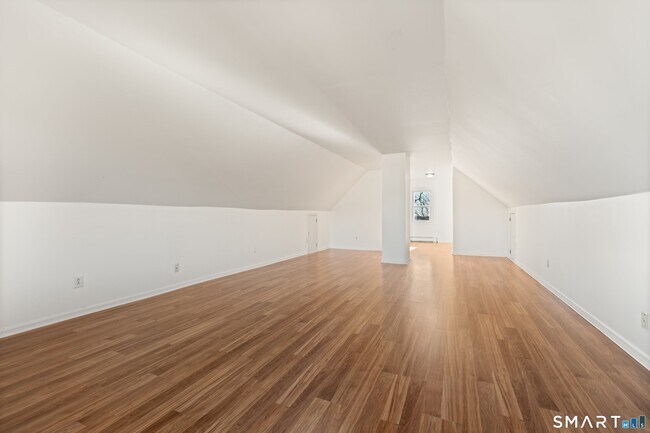 Building Photo - 275 Jennings Rd