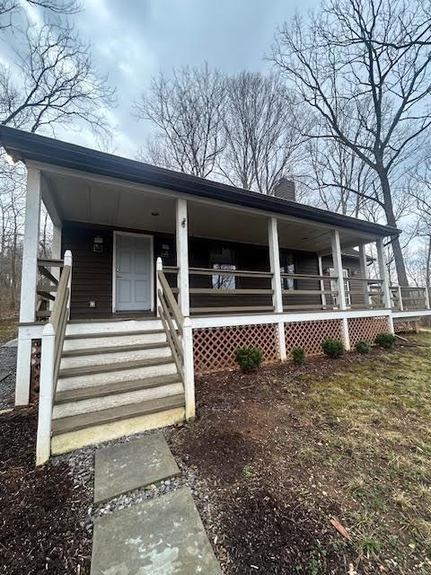 Building Photo - 4-Bed Retreat with Vaulted Ceilings & Covered Porch, minutes to the Shenandoah River in Front Royal