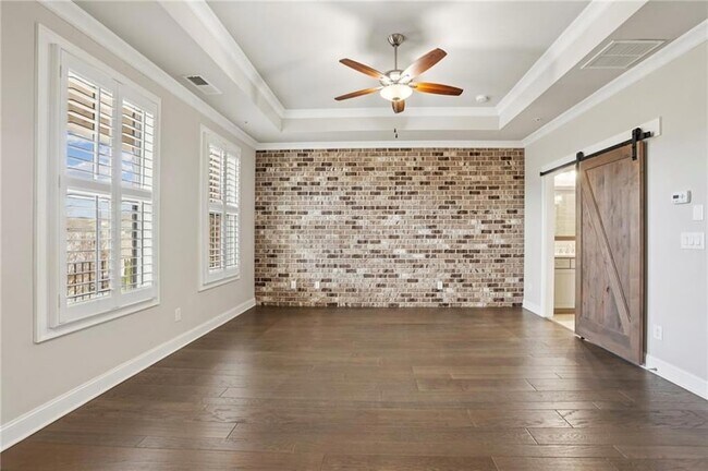 Building Photo - 355 Cricket Ln