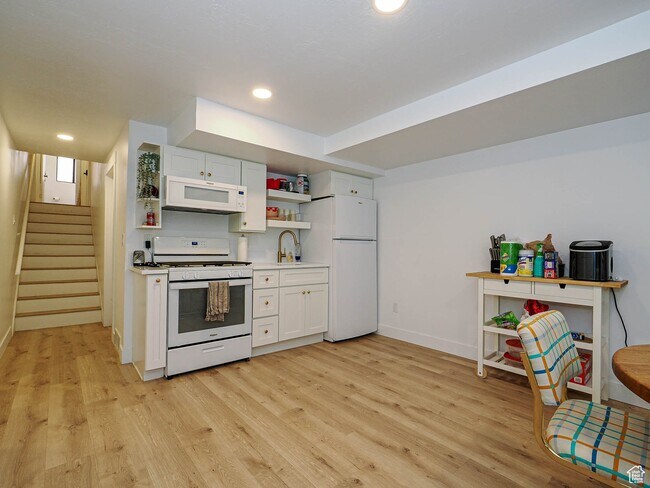 Building Photo - 9888 Borg Dr