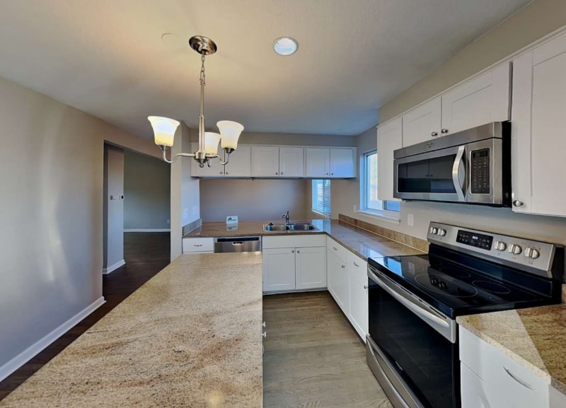 Building Photo - 12355 Glencoe St