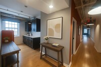 Building Photo - ? Spacious and Bright Loft In Old City