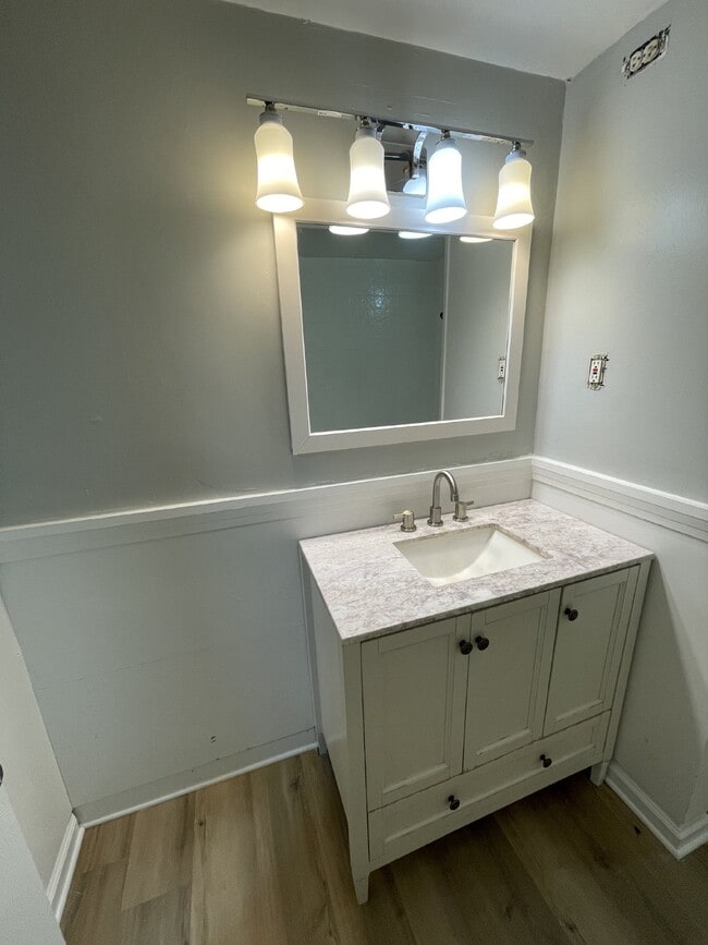 Building Photo - 4-Bedroom, 1.5 Bath Home in NW OKC