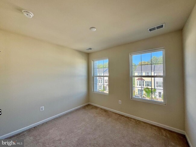 Building Photo - 20955 Brunswick Ln