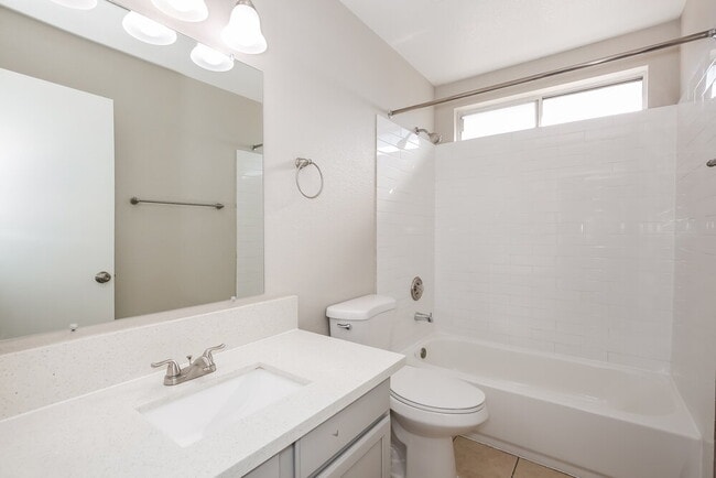 Building Photo - 8379 Yamhill St