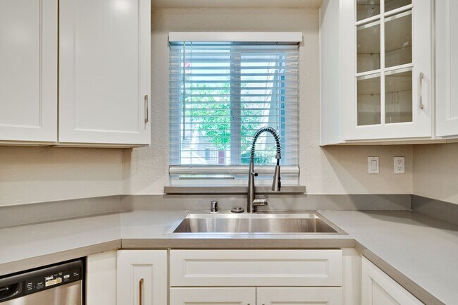 Building Photo - Welcome Home!!! - Great Location