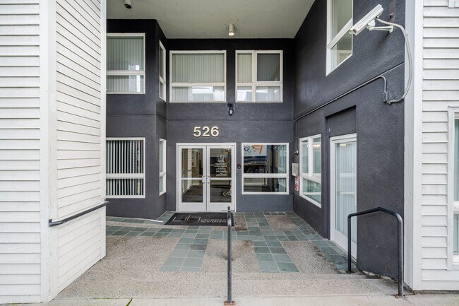 Building Photo - 526 Yale Ave N