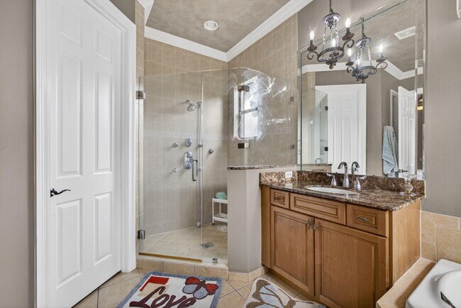 Building Photo - 3501 Collonade Dr