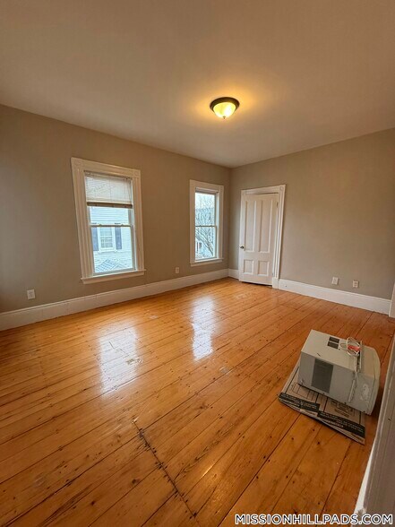 Building Photo - 75 Munroe St