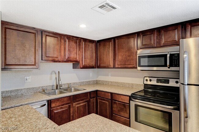 Building Photo - 5240 Indian River Dr