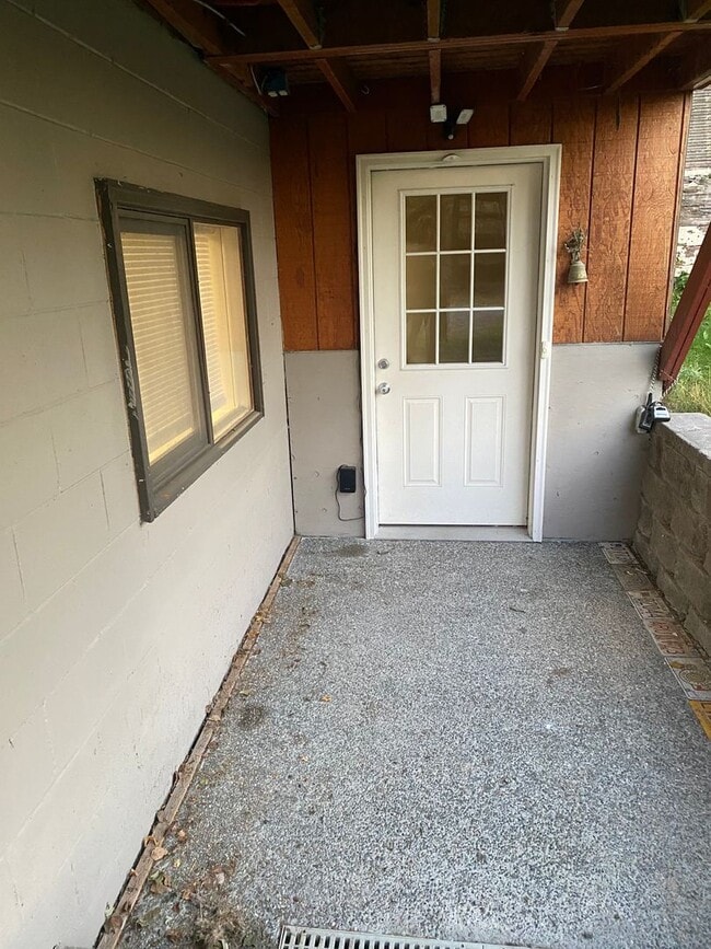 Building Photo - one bedroom Apartment