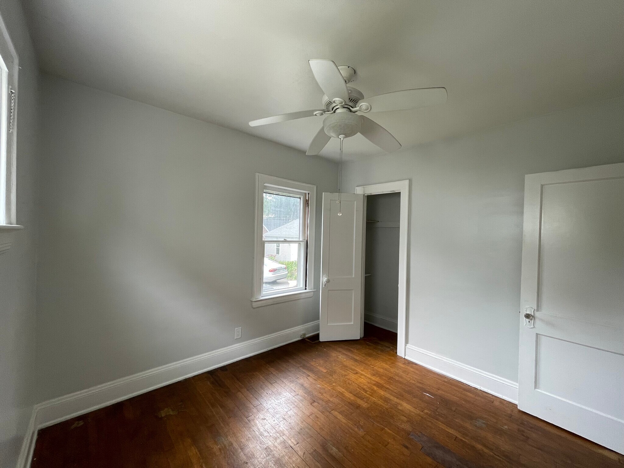 Room 1 - 2654 E 130th St