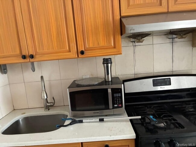 Building Photo - 107 Beadel St