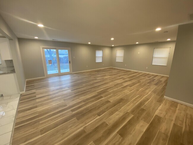 Building Photo - 58 Elderberry Ln