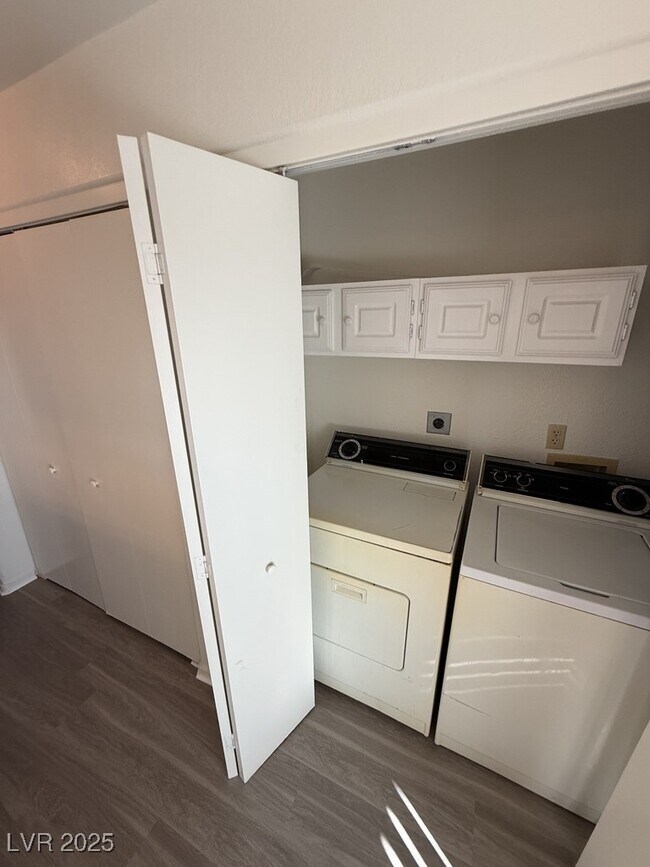 Building Photo - 275 N Lamb Blvd