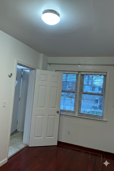 Building Photo - 47-61 196th St