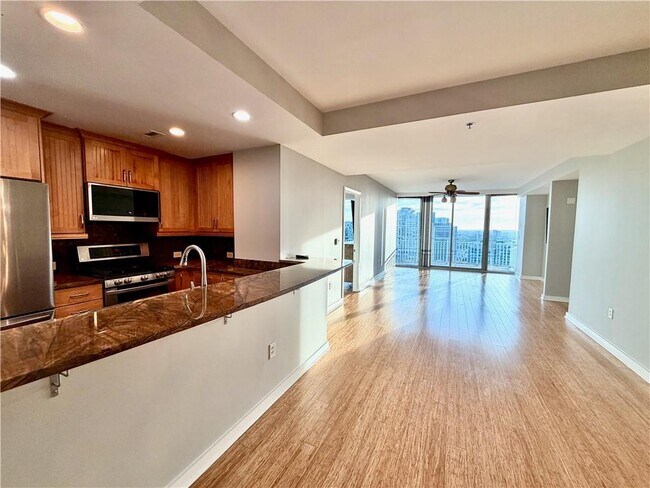 Building Photo - 3338 Peachtree Rd NE