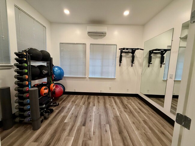 Building Photo - Gallery Condominium - Downtown Kirkland