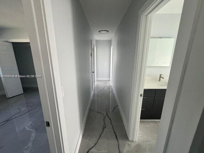 Building Photo - 3300 SW 127th Ct