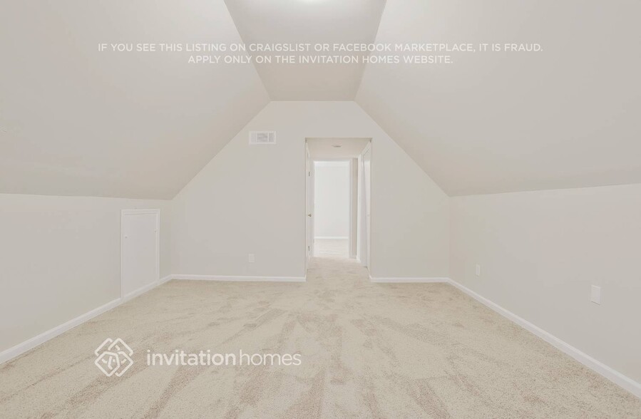 Building Photo - 526 Sumer Ln N