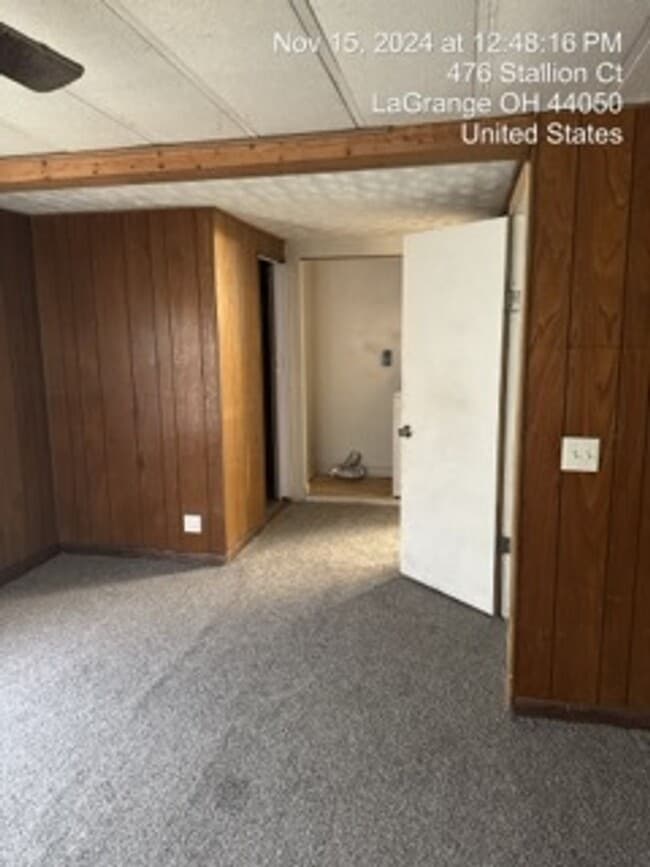 Building Photo - 476 Stallion Ct