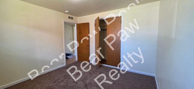 Building Photo - 1535 Hot Springs Ave