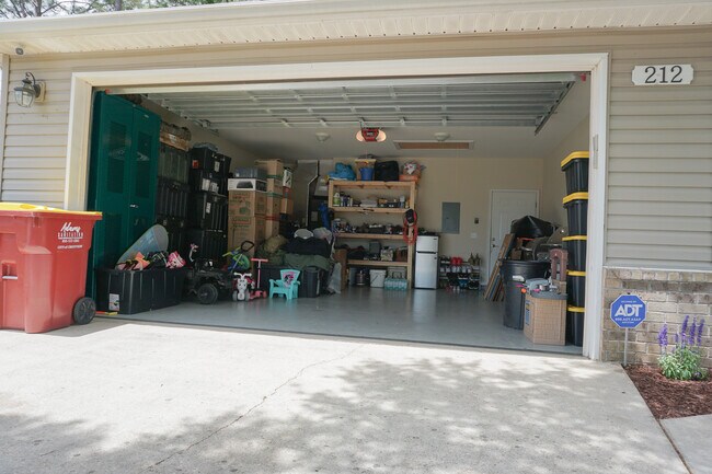 Building Photo - 212 Ladue Ave