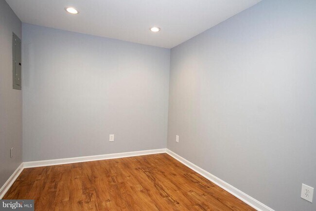 Building Photo - 9432 Loch Leven Ct