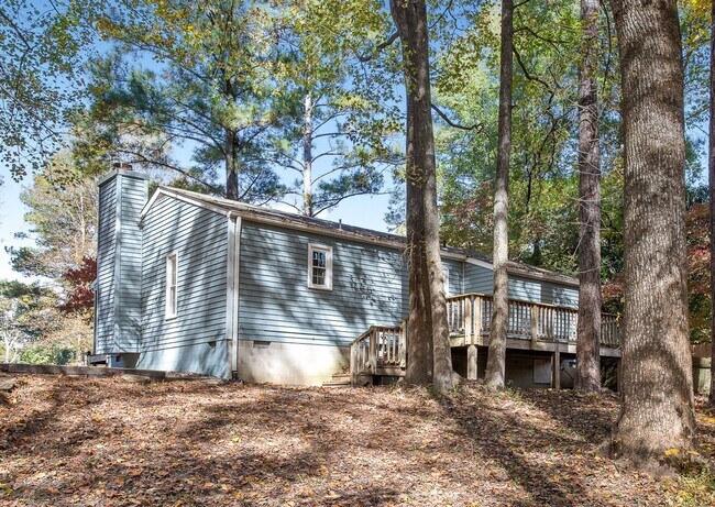 Building Photo - Stunning 3 Bedroom Home AVAILABLE NOW!