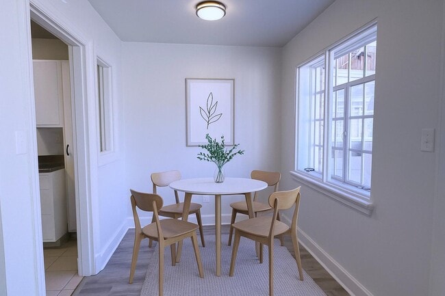 Building Photo - 6 Church St