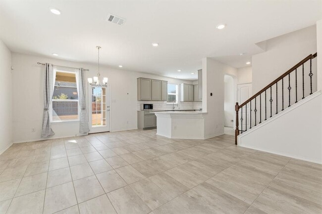 Building Photo - 365 Rocroi Dr