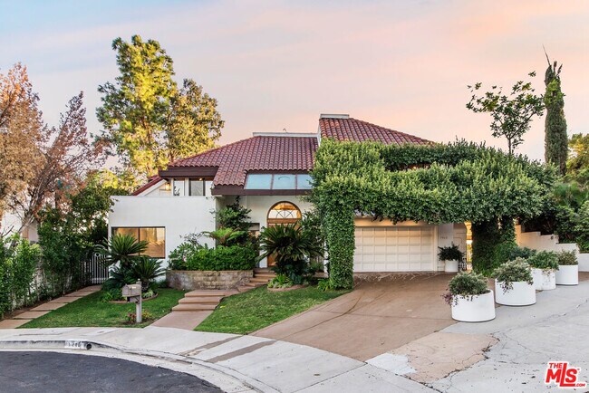 Building Photo - 7940 Vulcan Dr
