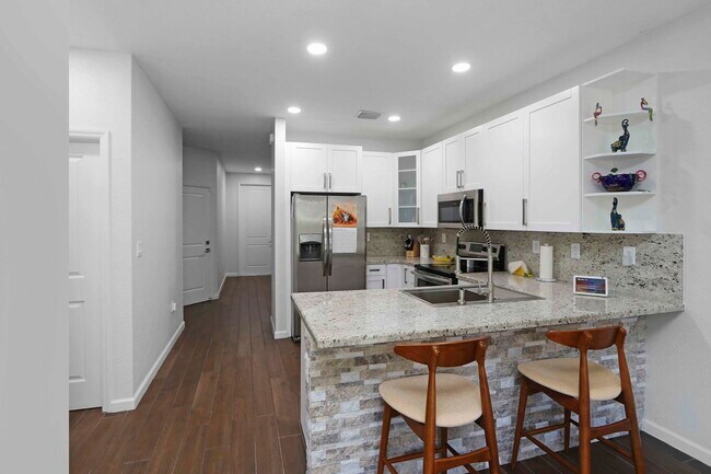 Building Photo - 1457 SE 26th Ave