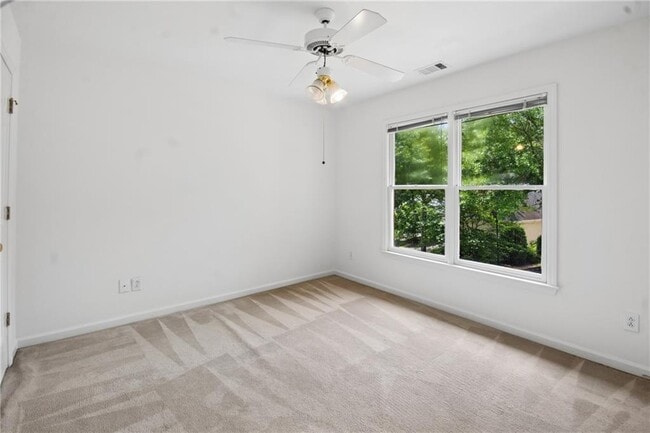 Building Photo - 270 Edwardton Ct