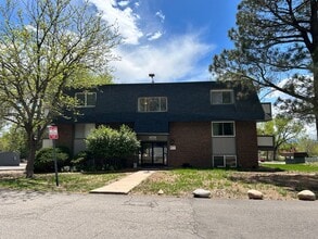 Building Photo - $0 DEPOSIT OPTION. STUNNING 2BED/1BATH CONDO IN HIGHLINE MEADOWS