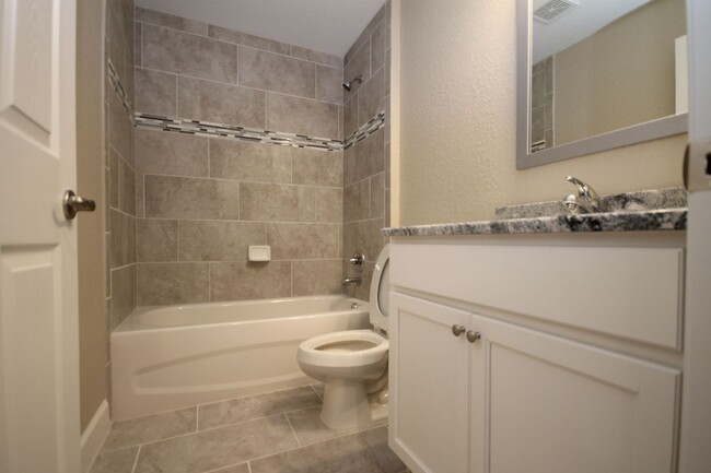 Building Photo - BEAUTIFUL 3 Bedroom, 2 Bathroom Home in Oc...