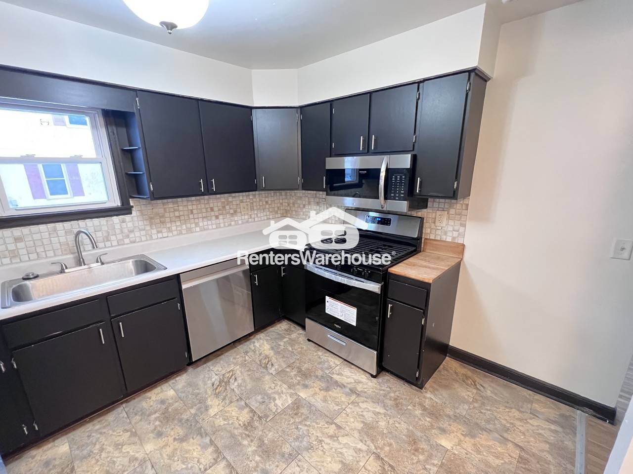 Building Photo - 5568 N Humboldt Ave