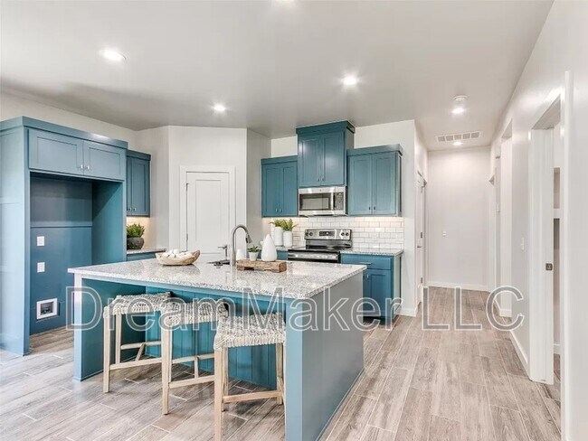 Building Photo - 2807 Clifton Ter