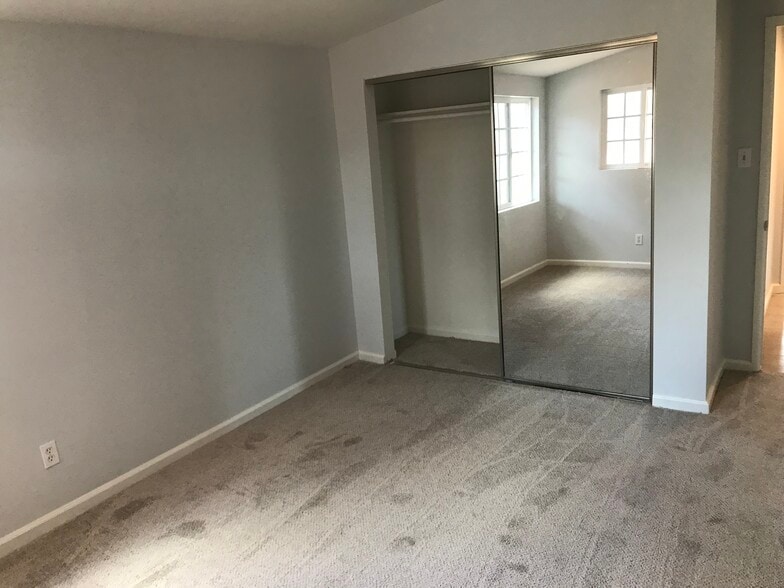 Building Photo - 2021 Arnold Ave