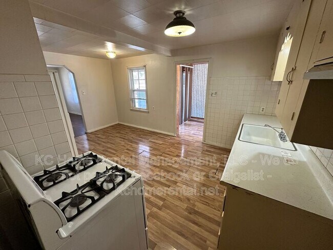 Building Photo - 2115 N 40 St