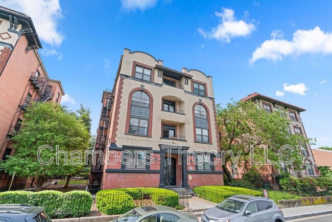 Building Photo - 1438 Meridian Pl NW